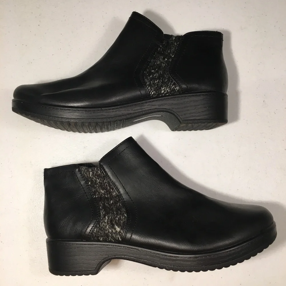 Croft&Barrow Booties Tecomfort Size 9M Black